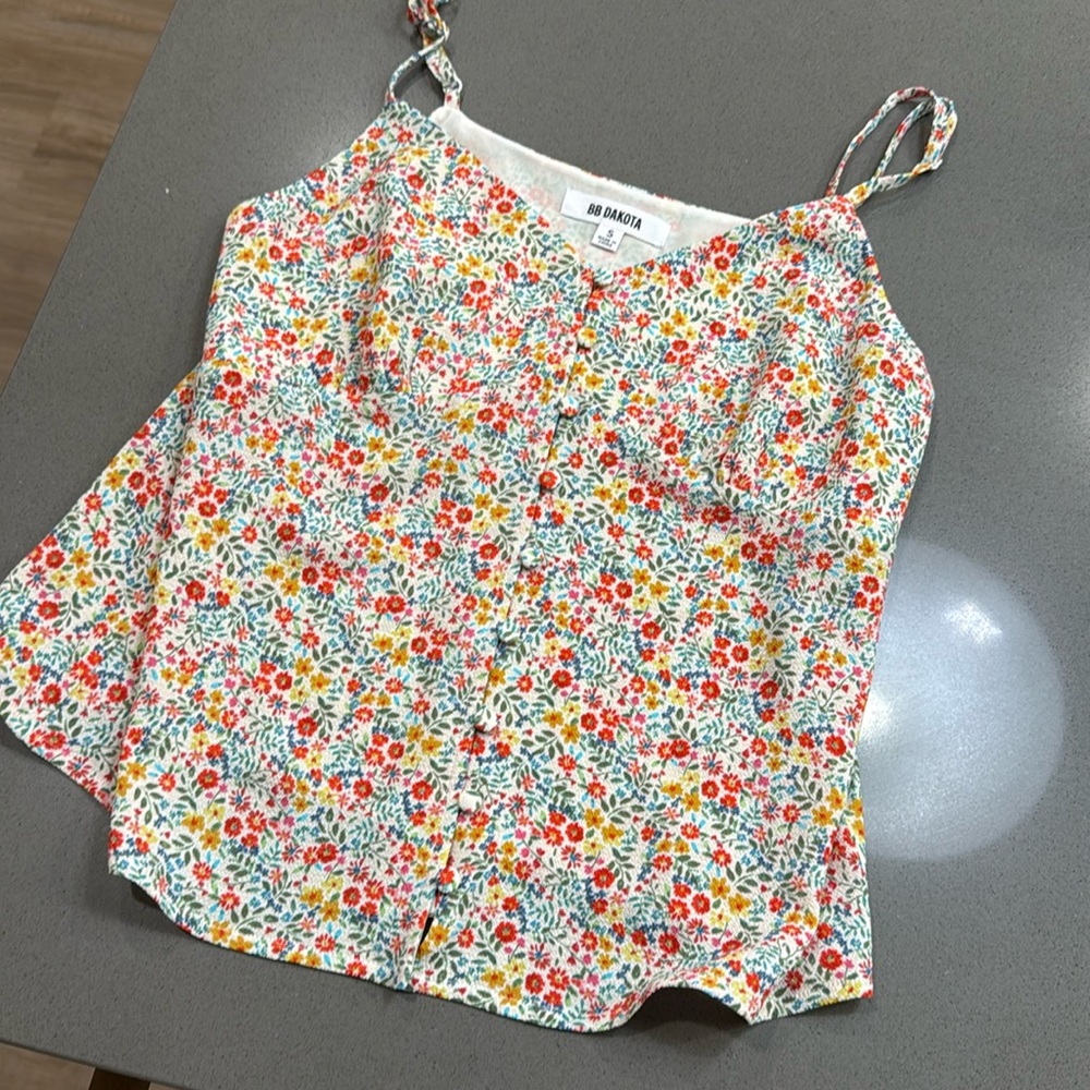 It’s button down tank top